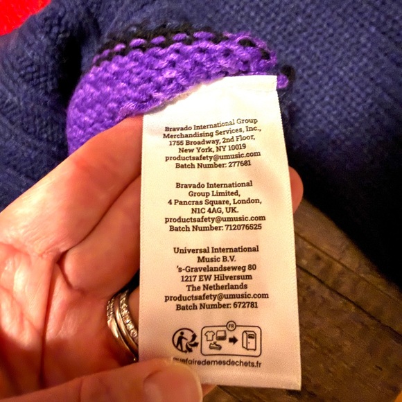 Official Taylor Swift Lover House full zip sweater. Large. RARE! Like new. - Picture 6 of 6